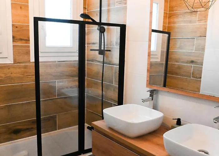 Maison Cosy : Pétanque, Baby-foot&ping-pong !